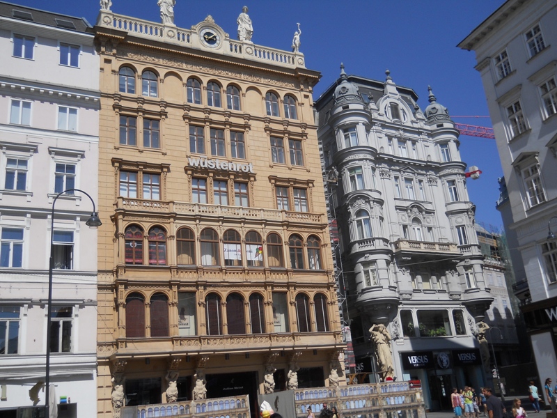 Palazzo del centro - Palace in the center